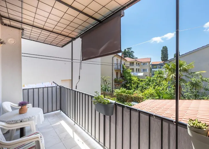 Oleander ゲストハウス マリンスカ