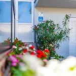 Πανσιόν Oleander 4*