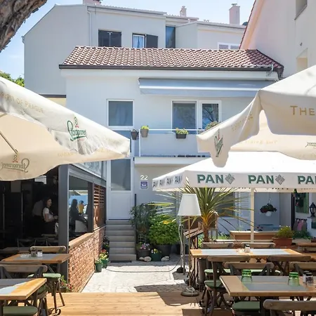 Guest house Oleander Malinska