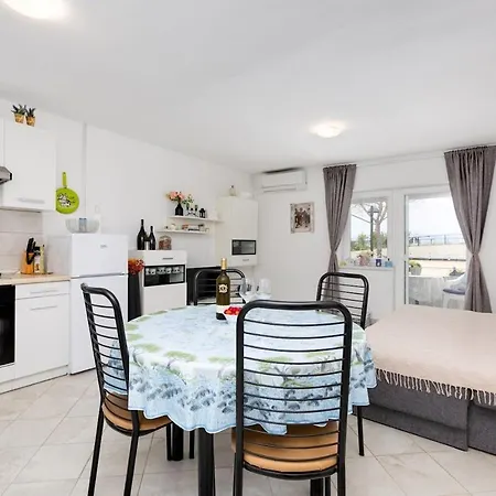 Guest house Oleander 4*