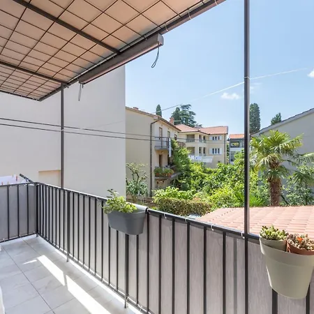 Oleander Guest house 4*